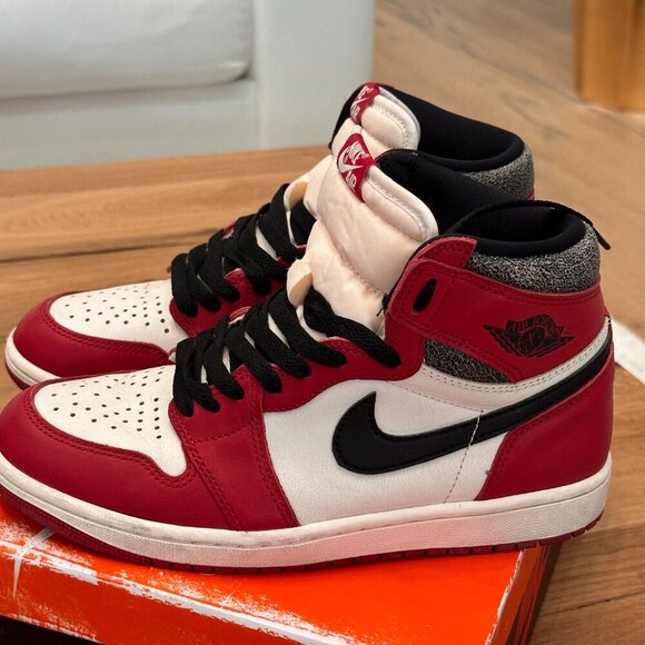 2022 Air Jordan 1 Retro High OG 'Chicago Lost & Found' 7.5 US - Picture 6 of 11